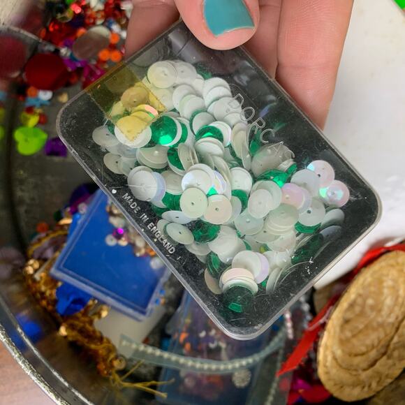 Vintage grandmacore craft Christmas storage tin junk drawer sequin glitter beads - Picture 2 of 13